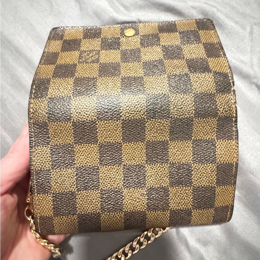 LOUIS VUITTON 
Damier Porte Monnaie Billets Tresor Bifold Wallet - Picture 16 of 16